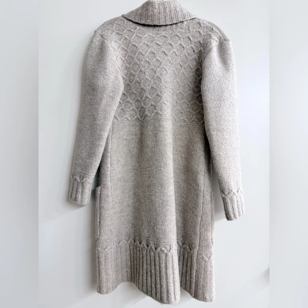 Handmade Beige Knit Women Coat - Picture 3 of 3